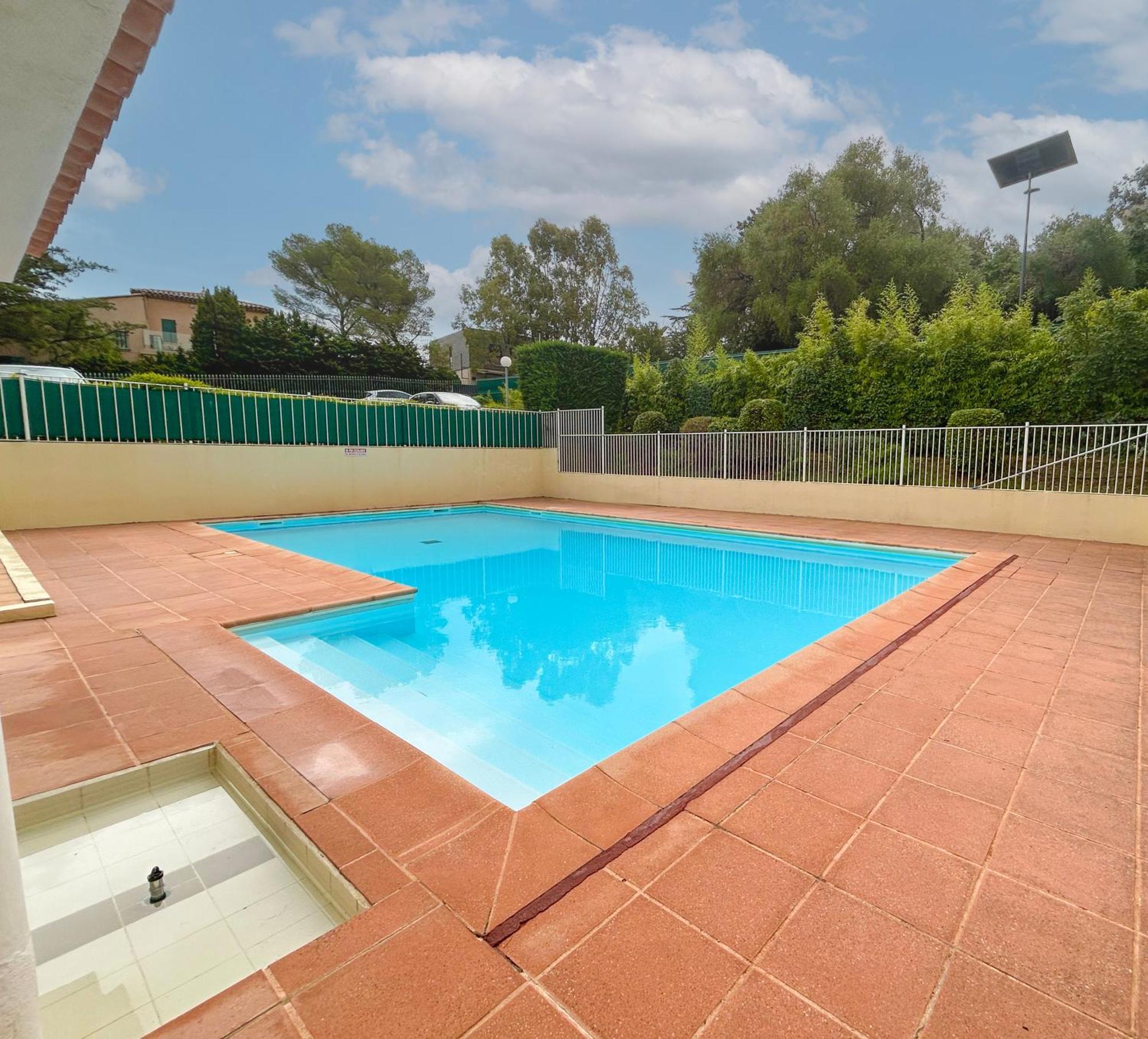 Balcon, Parking, Piscine Et Clim' A 2 Pas Du Port Santa Lucia Appartement Saint-Raphaël Buitenkant foto